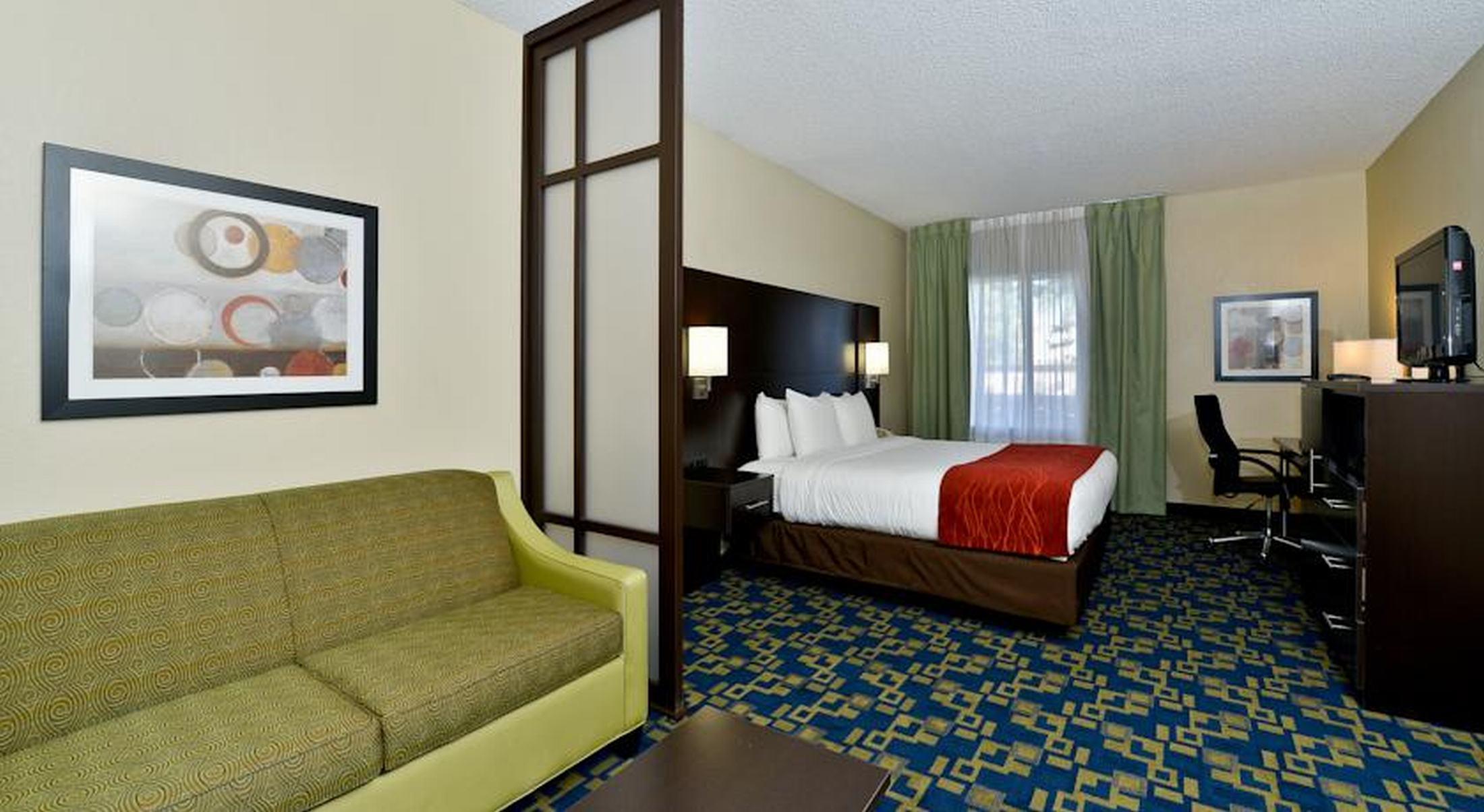 Comfort Inn & Suites Near Universal Orlando Resort-Convention Ctr Exterior photo